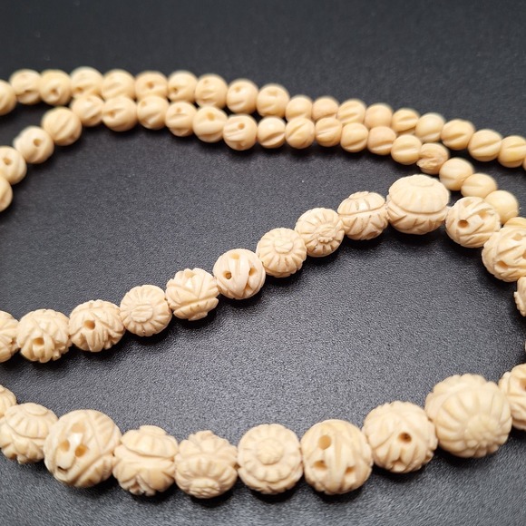 The Unbranded Brand Jewelry - Vintage Carved Rose Flower Bead Ivory Celluloid Graduated Flapper Deco Necklace